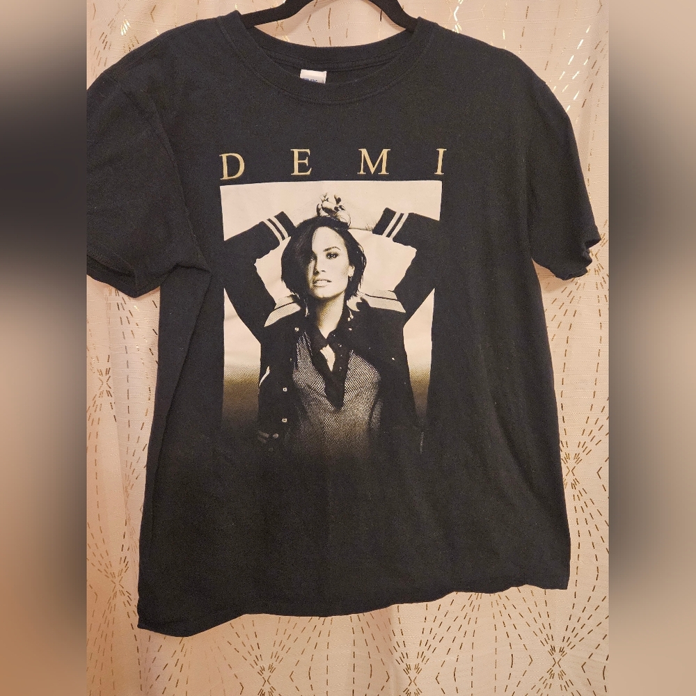 Gildan Concert Black Demi Graphic Tee